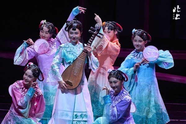 信捷策路 360度全景移动大船驶上舞台，音乐剧《北上》演绎水上奇遇